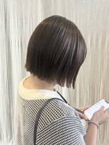 ココカラヘアー ニコ(cococara hair nico)&nbsp;切りっぱなしボブ/ベージュカラー/縮毛矯正