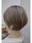 ショートボブ