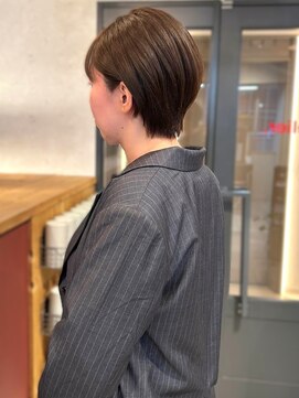 アトリエ(atelier.) 大人ショート　30代40代　オリーブベージュ　透明感カラー　艶髪