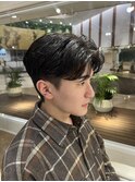大人メンズセンターパートニュアンスパーマ黒髪