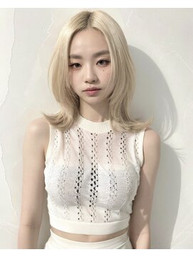 エルプラス(L plus) ブロンドベージュ/ブリーチカラー/顔周りレイヤー