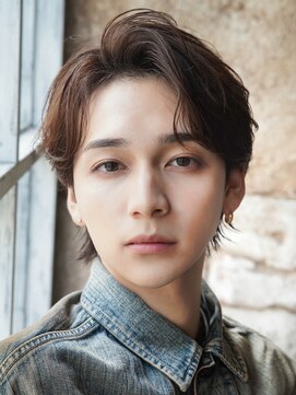 カライング(ing) スーツ短髪ツーブロック束感モテる黒髪シークレットパーマ流行