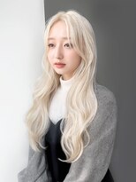 ヴィムヘアー(VIM hair)&nbsp;レイヤーカット×ホワイトベージュで魅せる個性派カットカラー