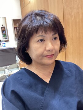 ピークアブー アヴェダ アトレ恵比寿(PEEK-A-BOO AVEDA) 前上がりレイヤーボブ