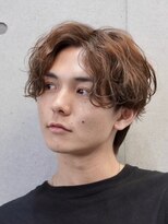 パヌポン(PANUPON)&nbsp;メンズカットマッシュセンターパート縦落ちスパイラルパーマ