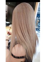 ブロック ジャポン(bloc japon)&nbsp;透け感×ローレイヤーでつくる上品アッシュベージュ　ブリーチ