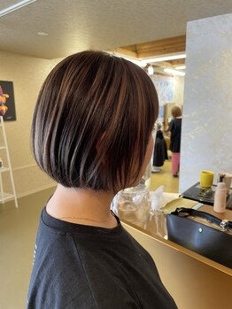 シザーワークス(SCISSOR WORKS)の写真/【色彩美】カラーが傷むという常識を覆すほど、繰り返す度、美しい艶と彩りを与えます