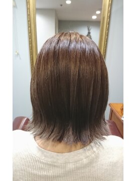 ウィーク 梅田(UiiC) おしゃれボブ