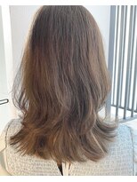 ジョンジョン(JOHN JOHN)&nbsp;外ハネ　くびれヘア