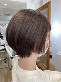 ボブ マッシュショート カーキグレージュ 大人かわいいヘア