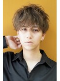 スーツ短髪ツーブロック束感モテる黒髪シークレットパーマ流行