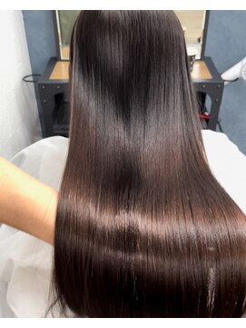 シカ 神戸三宮元町店(Cica) 三宮 縮毛矯正 髪質改善UPTOGLOSS 艶髪 Cica　神戸