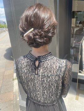 ヘアーアイスカルテット(HAIR ICI QUARTET) ヘアセット 結婚式 二次会 シニヨン