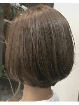 エルダーズ(L:der's) 【白髪染めを使わない白髪染め】で染めたイルミナレイヤーボブ