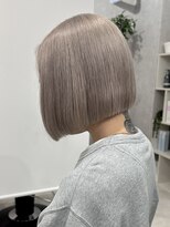 ロウル 渋谷(LOWRL)&nbsp;海外風ホワイトグレージュ/ケアブリーチカラーカット