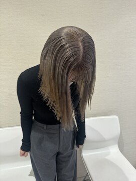 ケンジ 横須賀中央(KENJE) ぷつんとボブ×透けるグレージュカラー