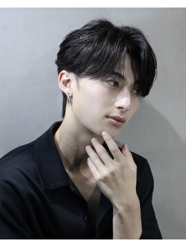 シェノン オム(CHAINON HOMME) 韓流センターパート