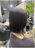 外ハネボブ　黒髪　オイル仕上げ