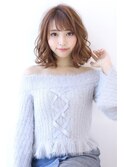 オリーブベージュゆるカールミディアムヘア