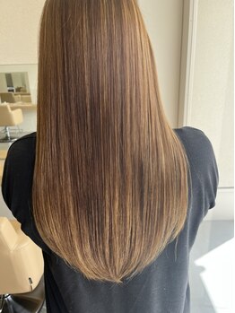 キュー(que)の写真/傷ませないことを第一に考えたサスティナブルなトリートメントをご用意。髪の状態や質感に合わせてご提案