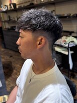 エクファフォーメン(EX-FA FOR MEN)&nbsp;MEN’S HAIR/サーフカール/刈り上げセンターパート/瀬田
