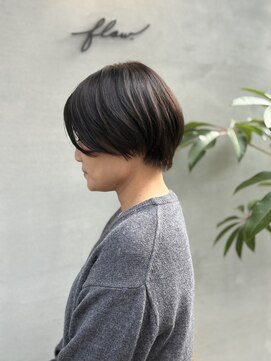 オリーブカラー&ハンサムショート