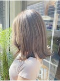 アッシュグレージュ,透明感,ミディアムボブ,外ハネ,ケアブリーチ