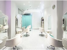 エクララ(eclala)の雰囲気(【お店の雰囲気】白を基調とした清潔感のある店内)