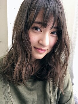 チェルシー 表参道 学生限定　ざっくりとした「縦落ちスパイラル」が可愛い理由