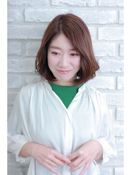 エルサフィロ ヨドヤバシ(el zafiro yodoyabashi) 【el zafiro yodoyabashi】大人女子ツヤ系暖色ボブ