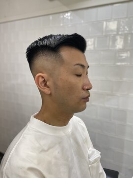 メリケンバーバーショップ フクオカ(MERICAN BARBERSHOP FUK) かき上げヘアショートレイアーくせ毛風パーマコンマヘアS30