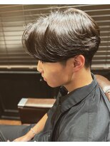 ヒロギンザバーバーショップ 丸の内店(HIRO GINZA BARBER SHOP)&nbsp;前下がりセンターパート　ニュアンスパーマ　大手町/東京/丸の内