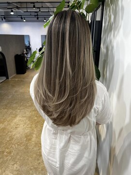 メリー オオサカ(Merly Osaka) 派手すぎない！ナチュラルなバレイヤージュ_olive beige_