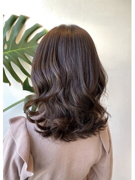 ヘアアンドメイク スタジオ ミムロ(HAIR&MAKE STUDIO MIMURO) くびれレイヤーカット・ラベンダーグレージュ