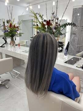 アオ 甲府本店(AO) 《AO hair》　ハイトーンデザインカラー　アッシュ×ブラック