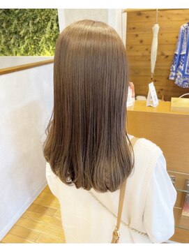 ソッカ(socca) ぽってりミディアムボブ