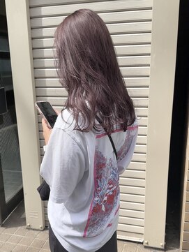 ヨーク(YOKE) YOKE ぱつっとミディアムボブグレーピンクミルクティーブリーチ