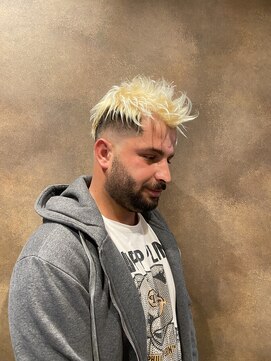 ビップ(V.I.P) ナチュラルブリーチスタイル＋スキンフェード