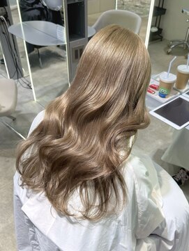 ジェム(GEM) 《春で可愛いミルクティーヘア》