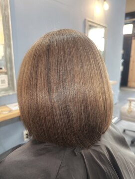 オンアンドオフ コウベ(ONandOFF KOBE) 60代でも叶う若見えツヤ髪