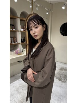 エレン 池袋(ElEn.) 透明感カラー×顔タイプ診断×骨格診断のナチュラルストレート