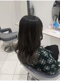 大人可愛いグレージュウェーブロング