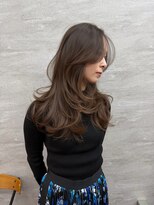 アット(at...)&nbsp;レイヤーカット/バタフライカット/ウォームブラウン/横浜