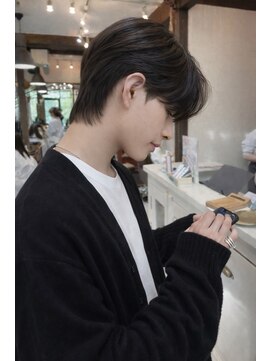 ベル 銀座5丁目店(Belle) ［大人メンズに。毛流れパーマ］刈り上げセンターパート/銀座駅