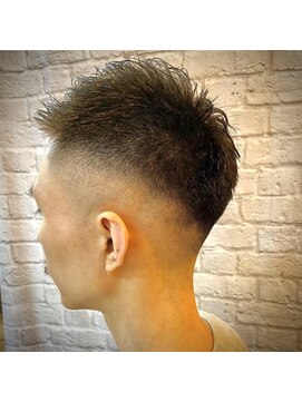 グレイスフルバーバー 赤坂見附店 港区ビジネスマンに人気！ビジネスフェード！