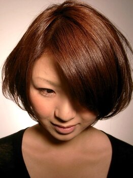 シルエットが可愛い♪ショートヘアで小顔に見せる！フェミニンな大人ショートもお任せ下さい♪