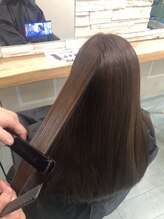 【チェックPOINT！】　高濃度水素が入り込んだ髪に丁寧に熱を与え化学反応♪水分を大量発生、極ツヤに♪