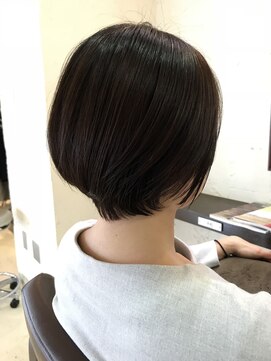 トリコ(trico) コンパクトショートボブ