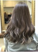 ラベンダーグレージュのグラデーションカラー