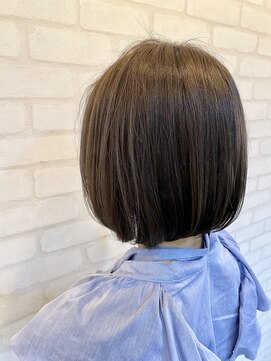 イソラブル(ISOLA-blu) ブルーアッシュ×ボブ